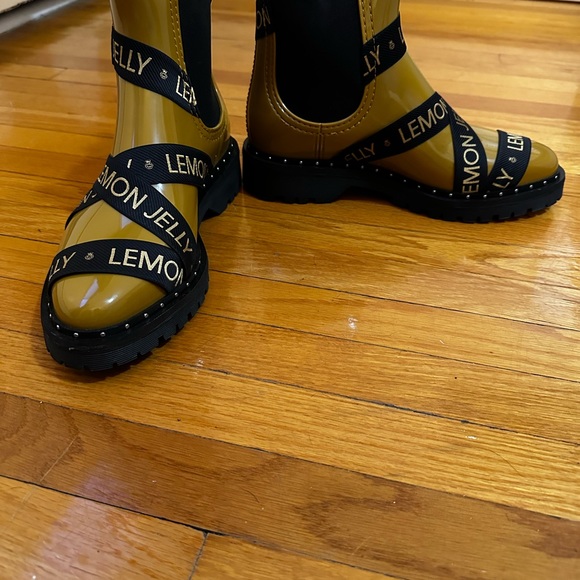 Lemon jelly short rain boots in size 38. - Picture 4 of 6